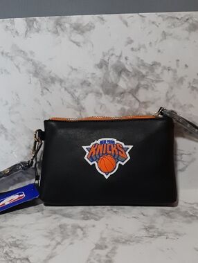 New york knicks fisll wristlet